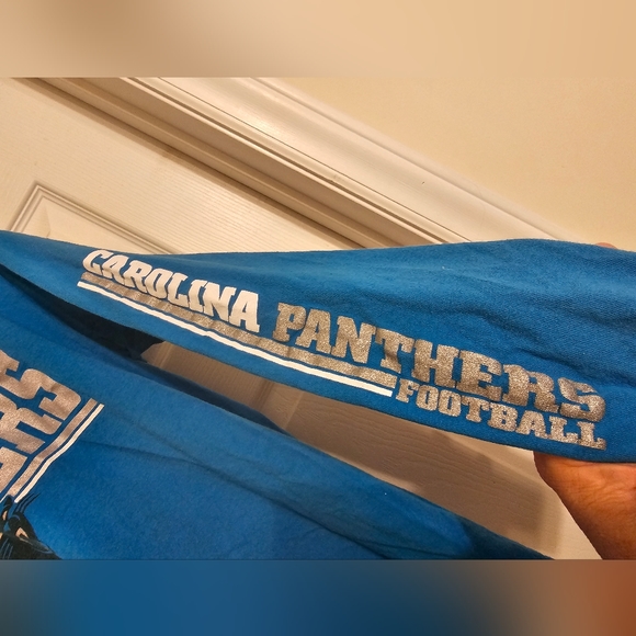 Carolina Panthers Long-sleeved T-shirt. Size:M. - Picture 3 of 4